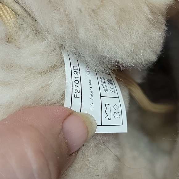 New Ugg Winter Weatherproof Boots - Picture 2 of 4